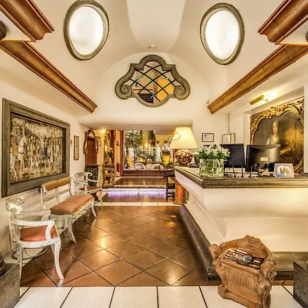 Antico Del Sole Al Pantheon Hotel 4*