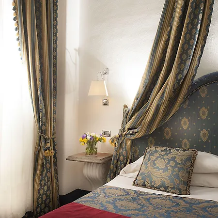 Antico Del Sole Al Pantheon Hotel